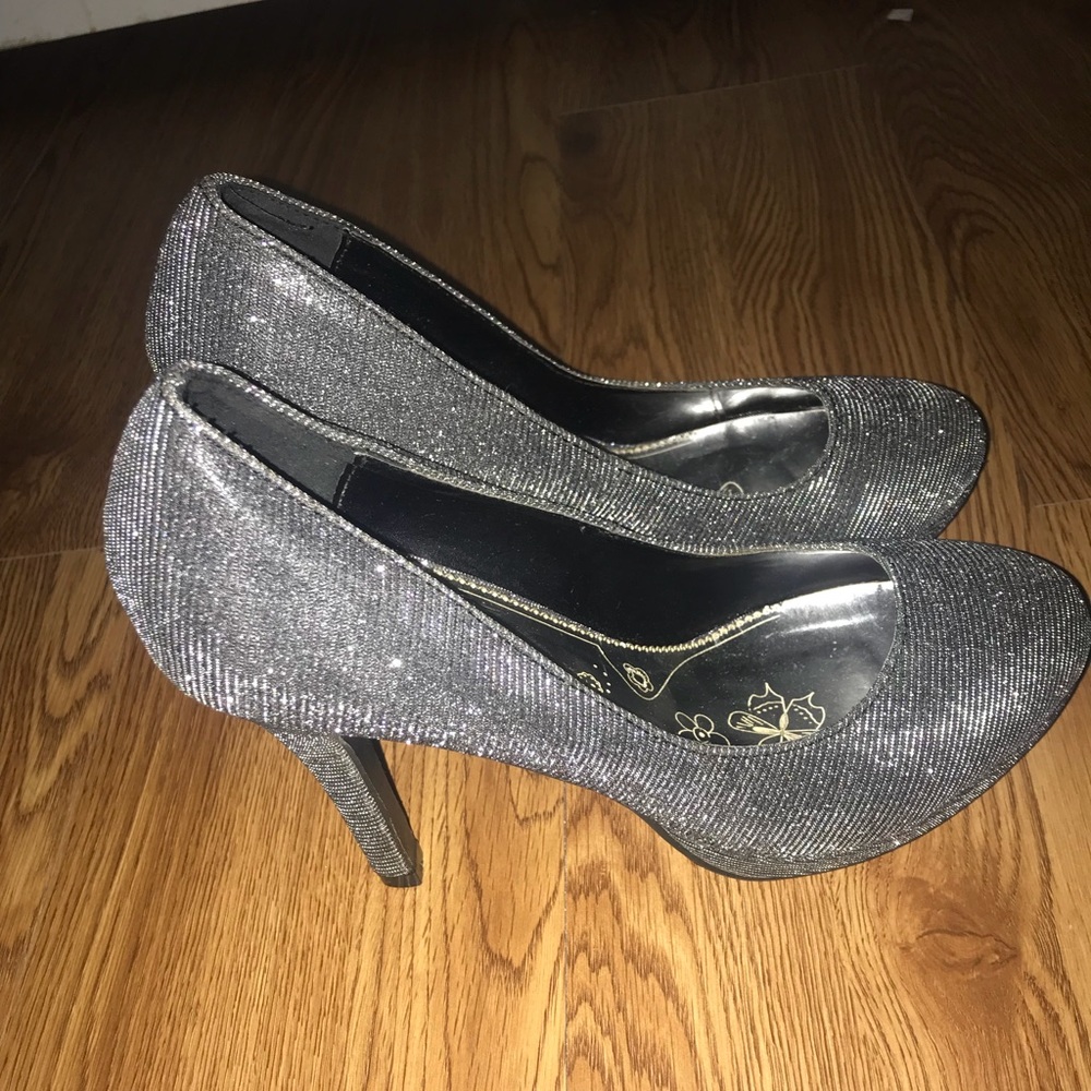 Sparkle Heel - Picture 2 of 3